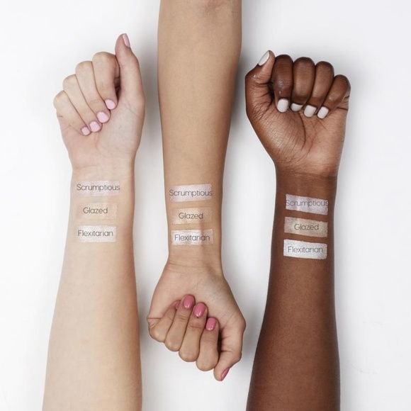 COLOURPOP Highlighter in Flexitarian ✨ - Picture 2 of 8